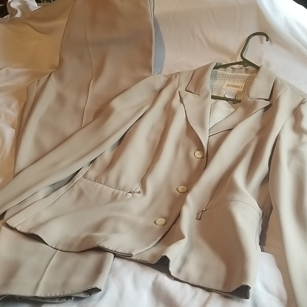 Lightweight, cream summer pantsuit